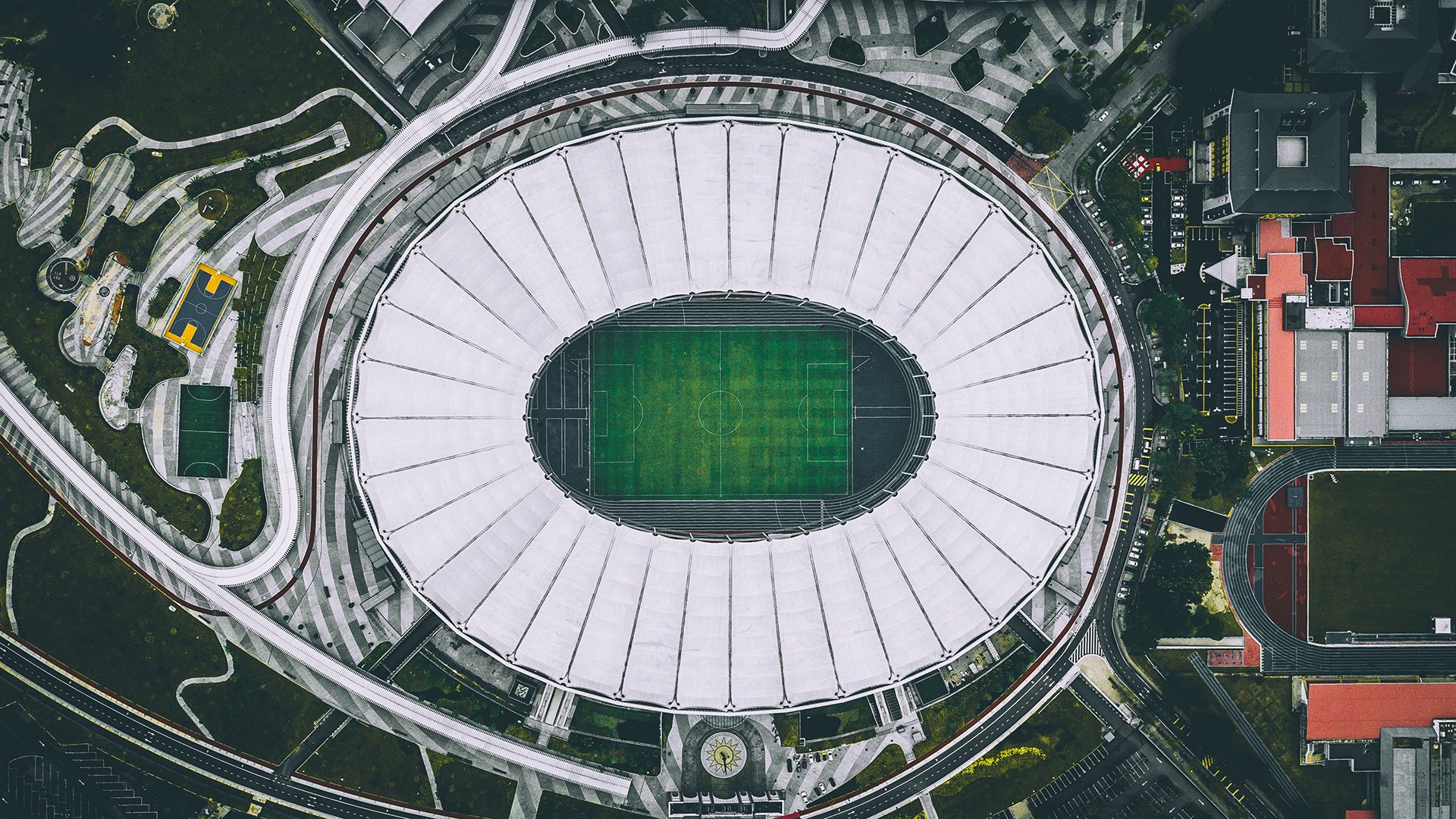 2026世界杯关键战,泰国2-1险胜秘鲁,苏亚雷斯补时上演致命一击